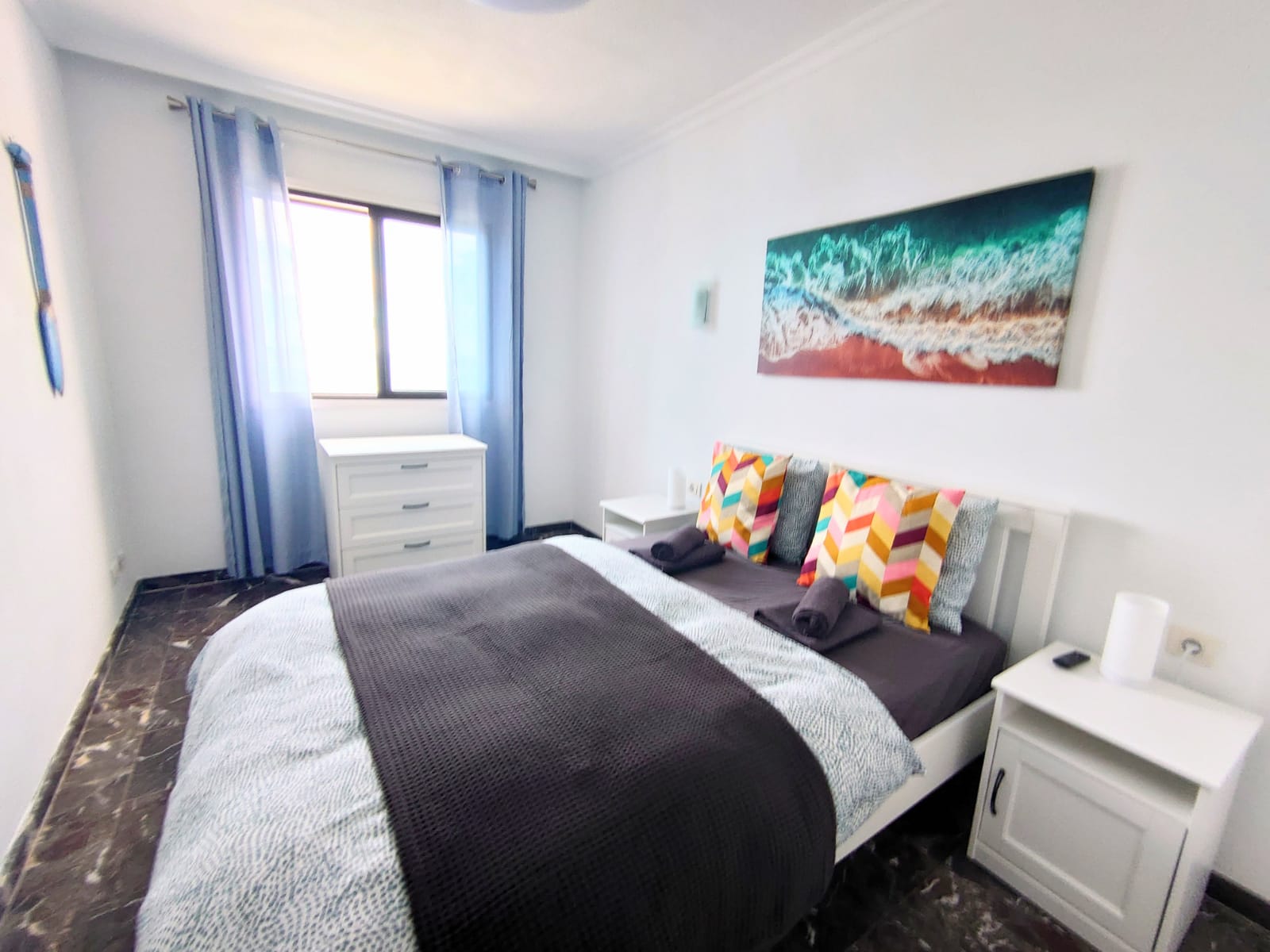 Zimmer bereit für Gäste im Schlafzimmer des Buenavista The Blue Oyster, Los Gigantes.