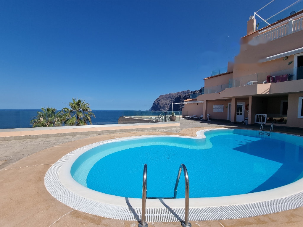 Vista della piscina al Buenavista The Blue Oyster, Los Gigantes