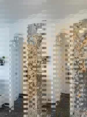 Vista del soggiorno con accesso a varie camere a Los Gigantes, Buenavista The Blue Oyster.