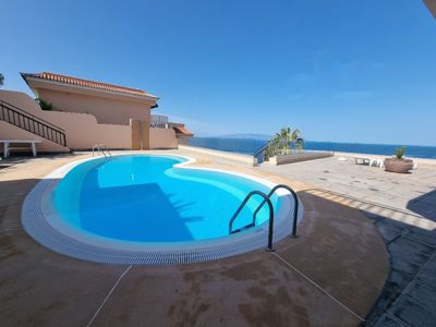Vista della piscina tranquilla al Buenavista The Blue Oyster, Los Gigantes.