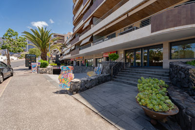 Vista de negocios alrededor de Teide View en Vecindario, Los Gigantes.