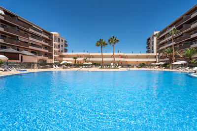 Amplia piscina grande en Teide View, Balcones de Los Gigantes.