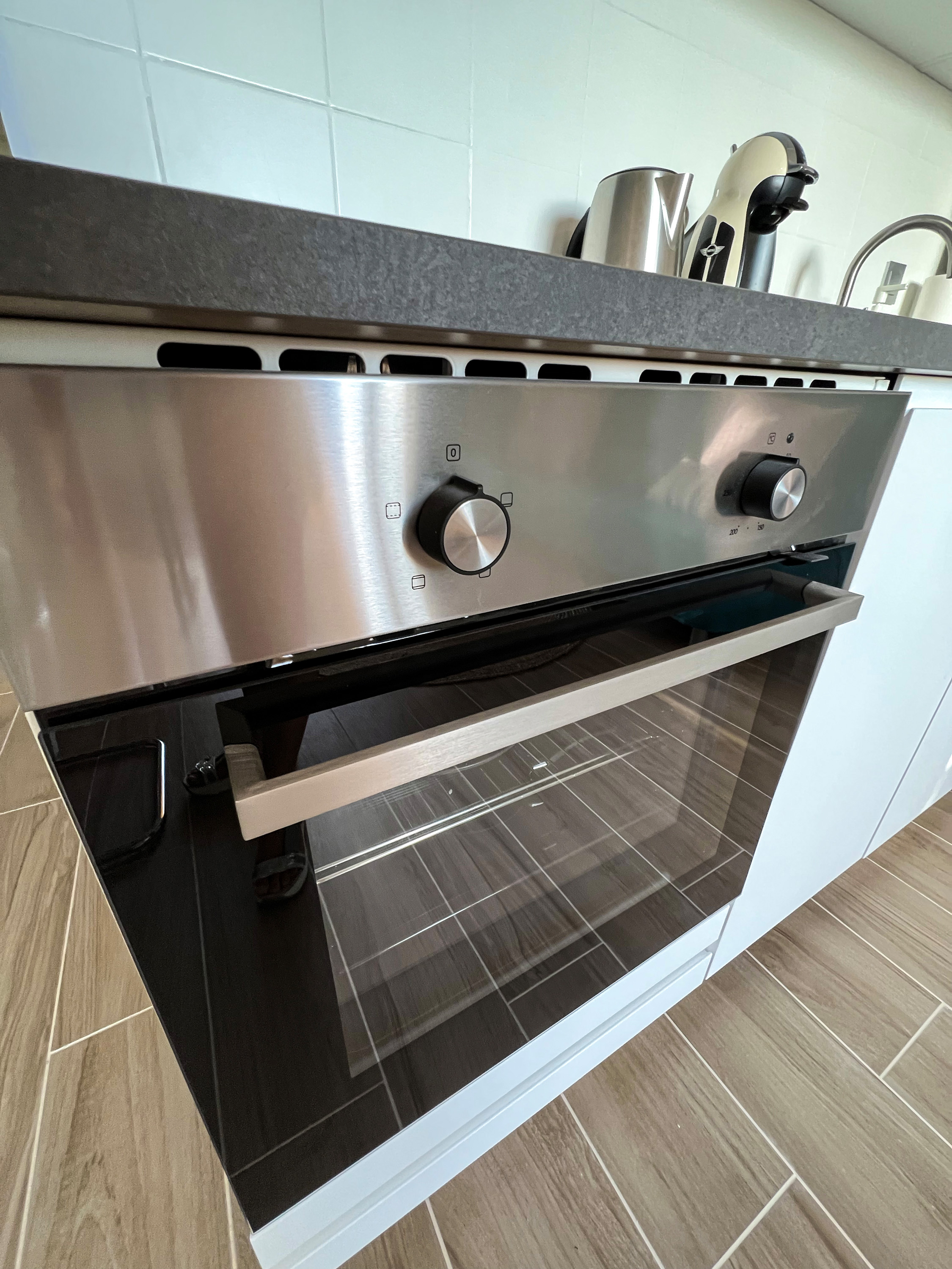 Moderner Backofen in der Unterkunft Orlando Sea View in Costa Adeje.