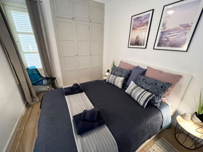 Doppelbett im Schlafzimmer des Orlando Sea View in Costa Adeje.