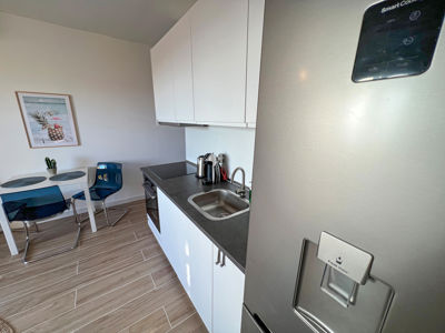 Barrierefreie Küche im Orlando Sea View, Costa Adeje, mit modernem und funktionalem Design.