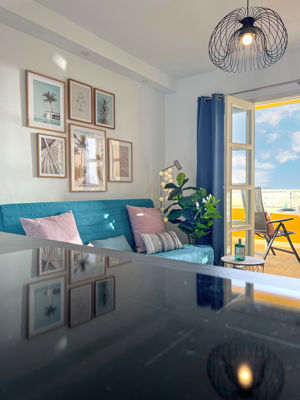 Wohnzimmer mit bequemen Sofas im Orlando Sea View, Costa Adeje.