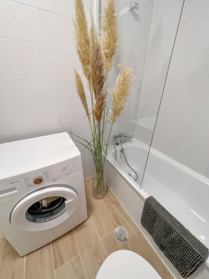 Dusche mit Trennwand im Badezimmer von Orlando Sea View, Costa Adeje.