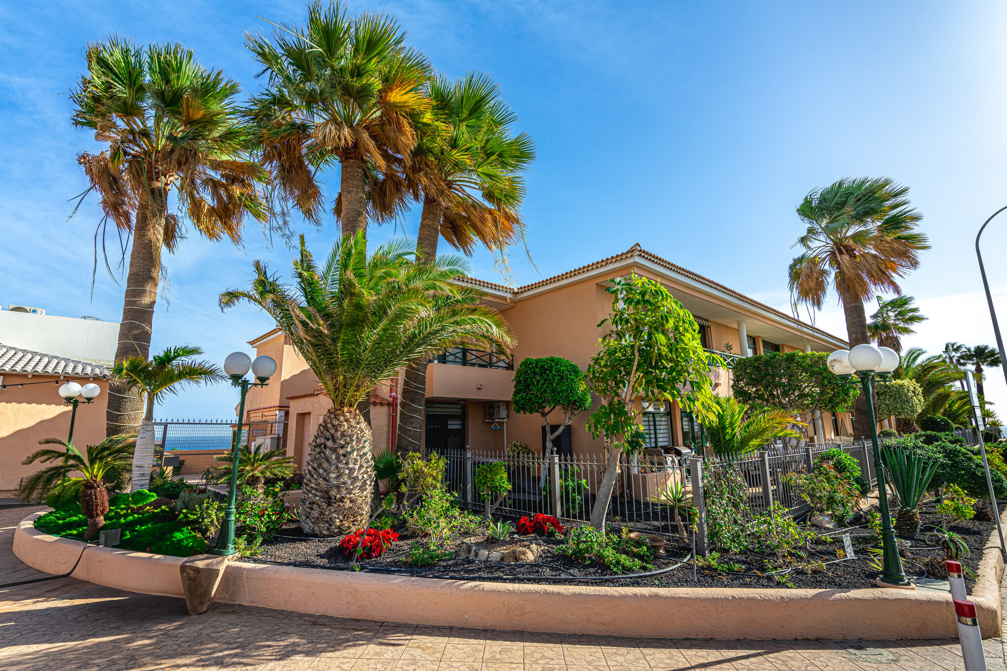 Grand Luxury Tranquil Waters